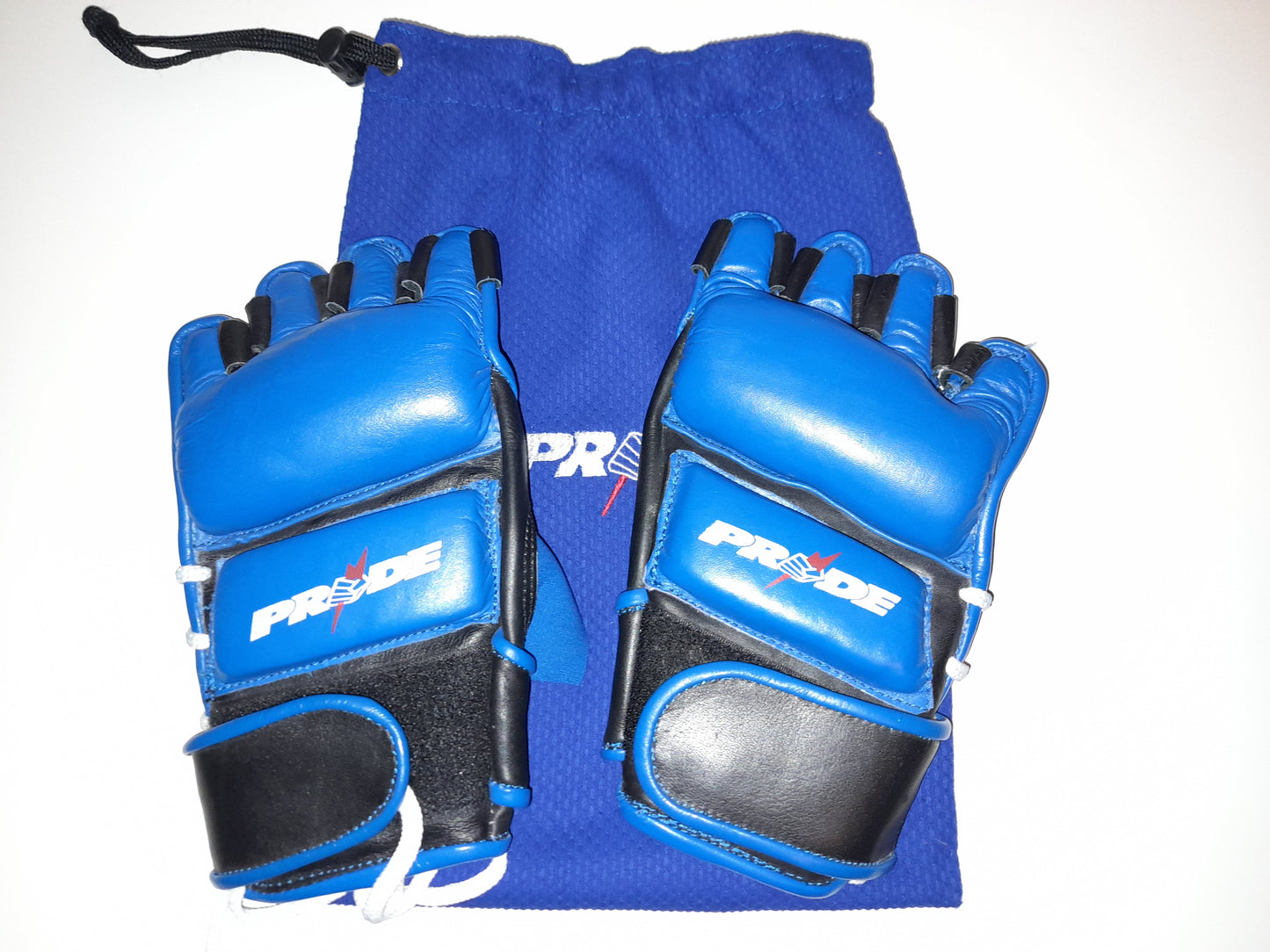 PRIDE FC Official MMA Fight Gloves - Redbolts - Blue - Size M - Ouano w/ Gi material Glove Bag