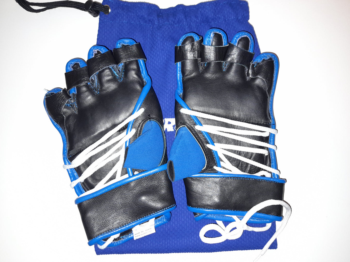 PRIDE FC Official MMA Fight Gloves - Redbolts - Blue - Size M - Ouano w/ Gi material Glove Bag