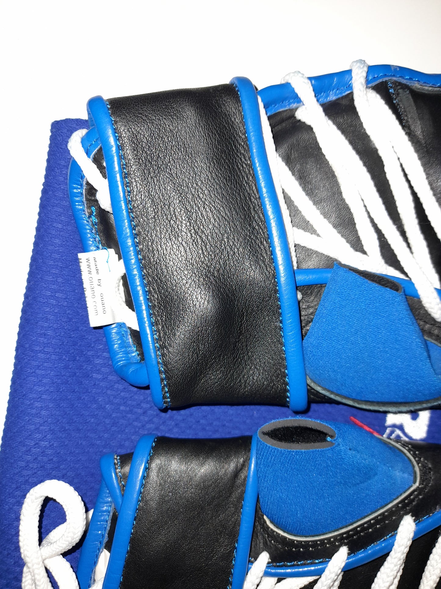 PRIDE FC Official MMA Fight Gloves - Redbolts - Blue - Size M - Ouano w/ Gi material Glove Bag